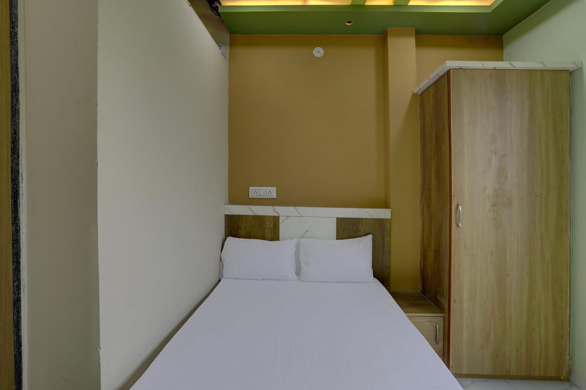 Spot On Hotel Ronak Place 印多尔 外观 照片