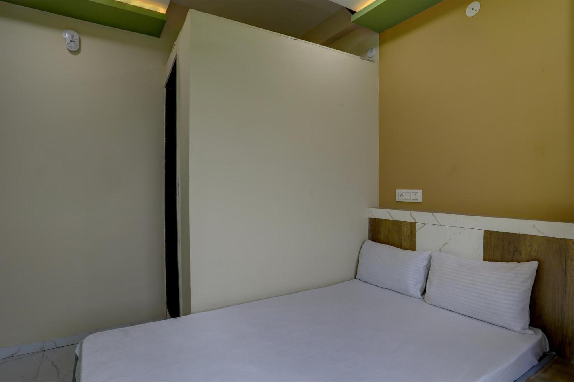Spot On Hotel Ronak Place 印多尔 外观 照片