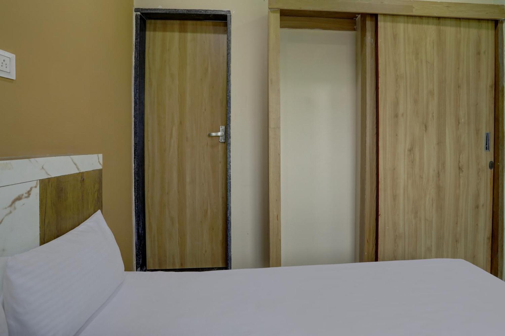 Spot On Hotel Ronak Place 印多尔 外观 照片