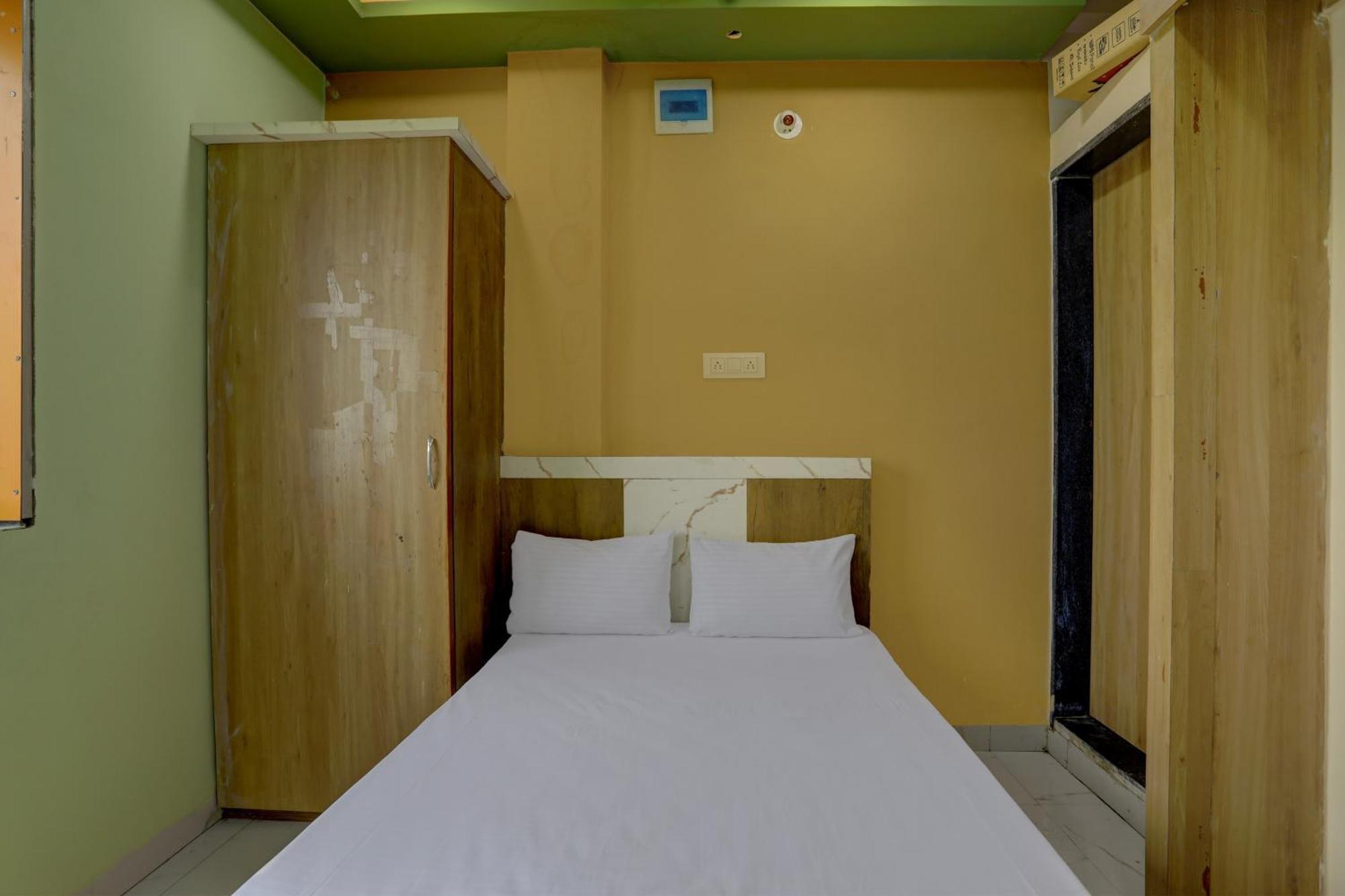 Spot On Hotel Ronak Place 印多尔 外观 照片